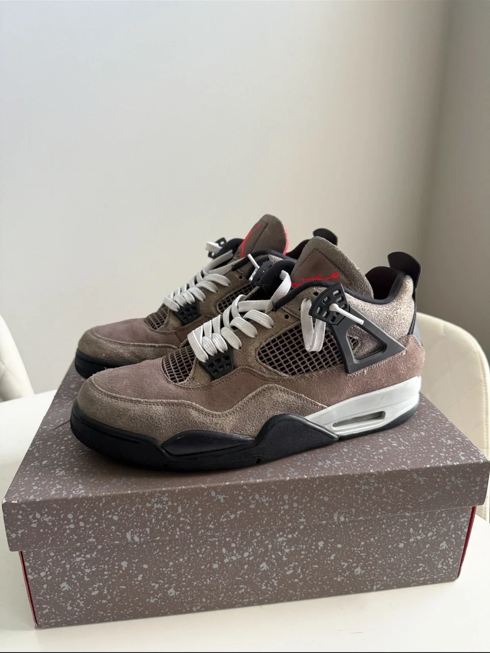 Jordan 4 Taupe Haze size 12, slightly used  Men’s Size 12
